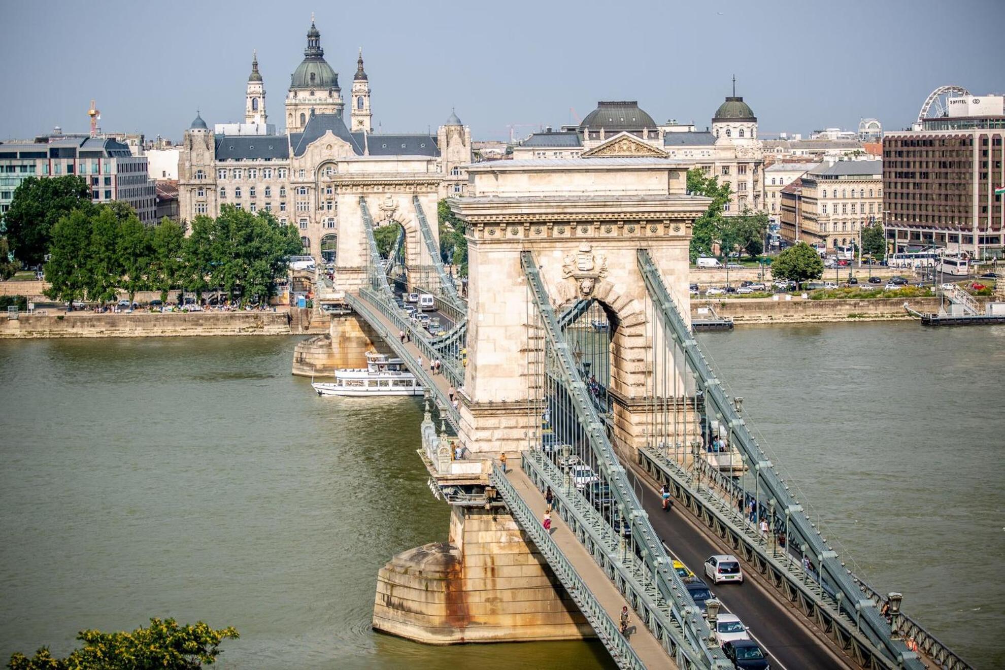 A & E Apartment Budapest Bagian luar foto